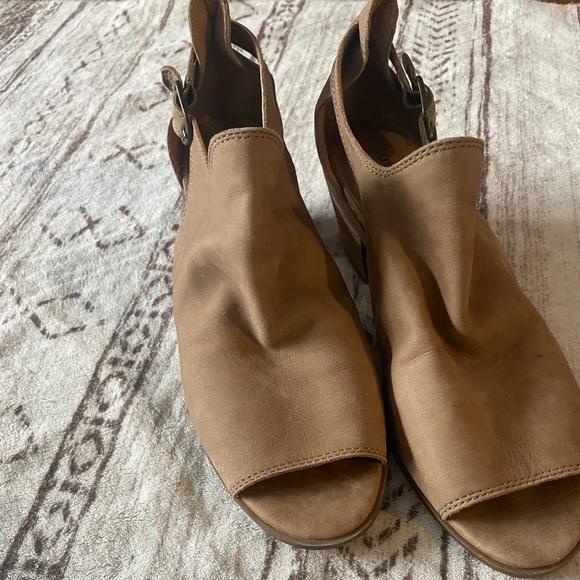 Lucky brand peep toe leather buckle booties size 9 - Picture 3 of 13